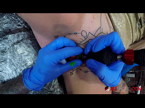 ❤️ Sully Savage oo aad u tattooed ayaa Kintirkeeda ku sawirtay tattoo ❤  lulataaye%so.hentaisun.ru ❌️